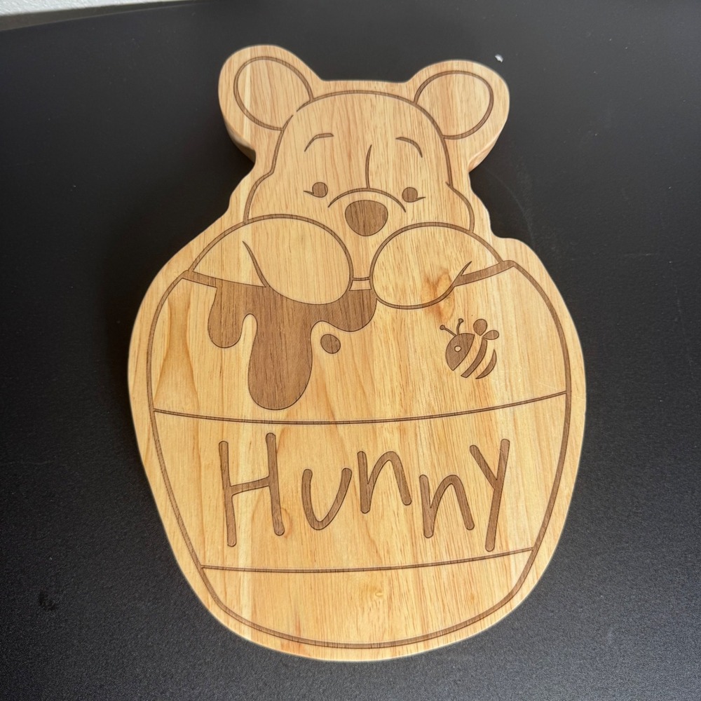 Picnic Time Winnie the Pooh Cutting Board OS Tan Hunny Pot Wood Tray